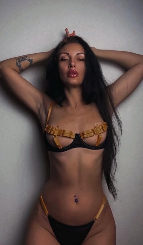 Tamila Flirt Couture hot star images