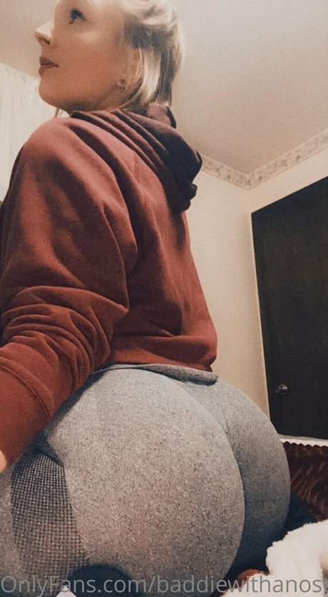 baddiewithanosering pornographic model pic