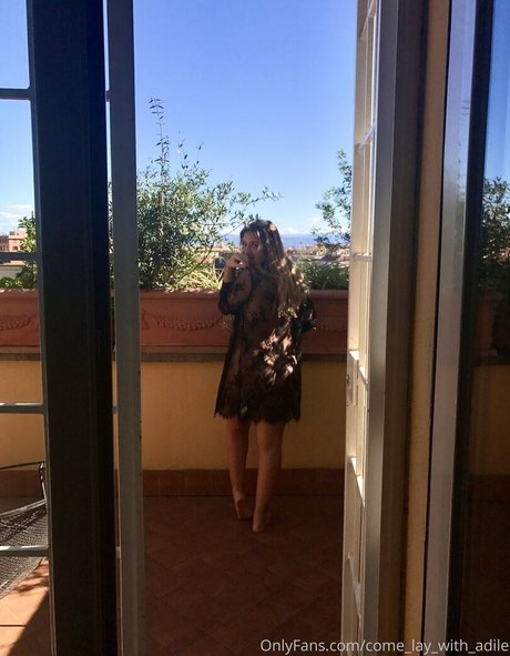 come lay with adile best actress pic