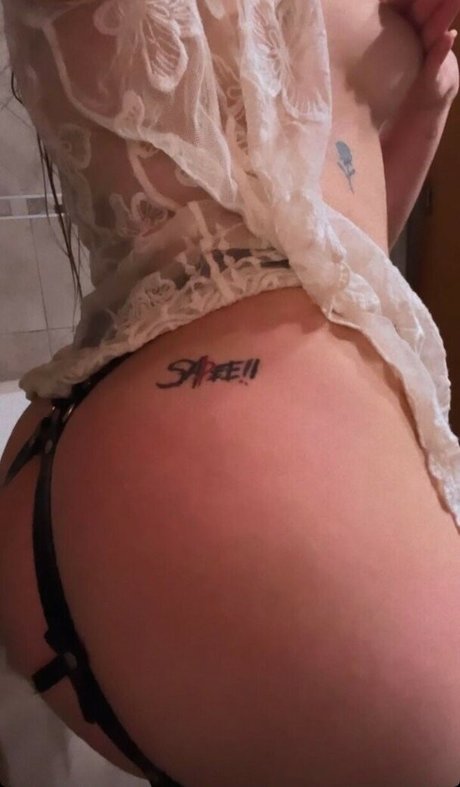 Whitehen9 pornstar nudes img