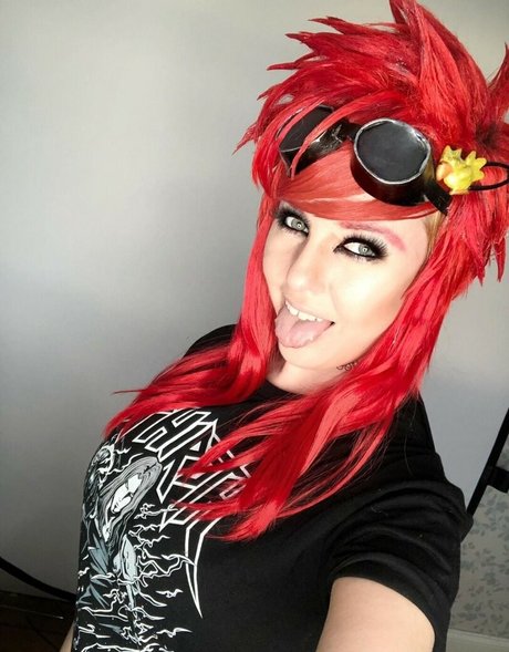 LisaLouWho model pretty images