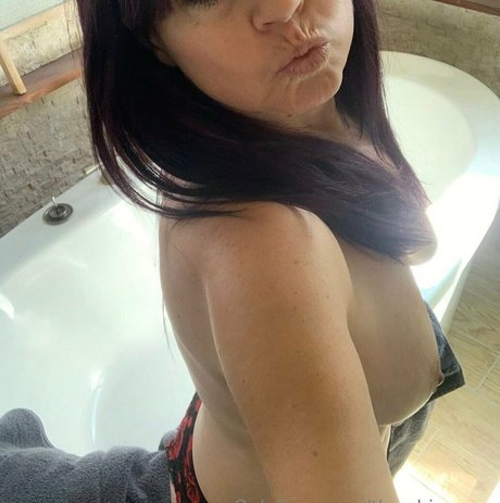 thewhisperxo erotic actress galleries