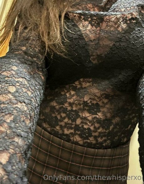 thewhisperxo pornographic model pic