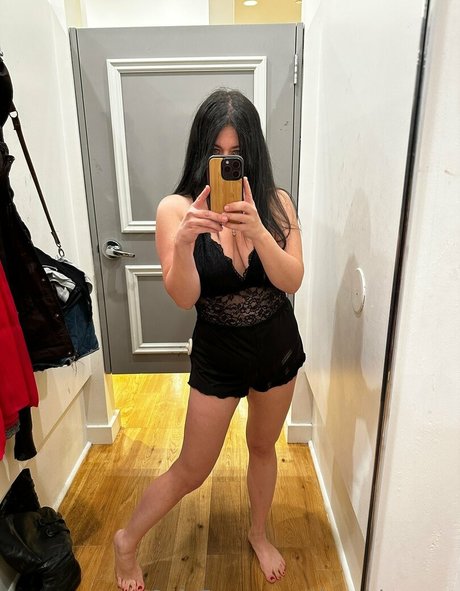 thewhisperxo sexy actress pic