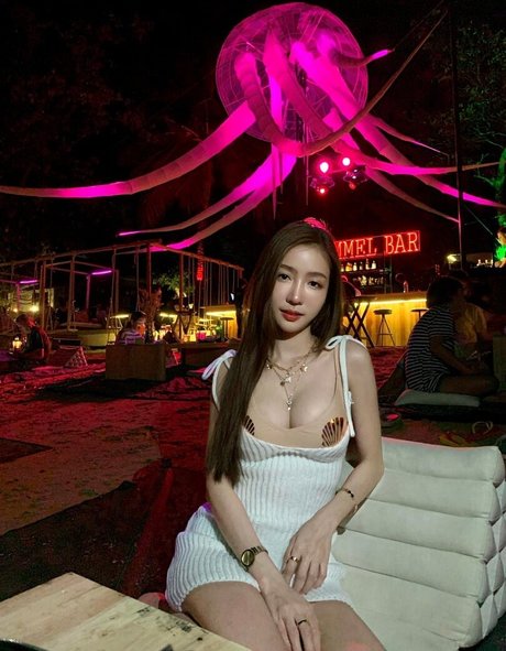 yoke chonthicha nude star photo