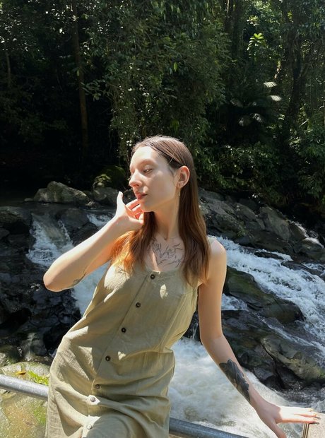 pppoisonnn ivy nude model galleries