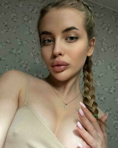 llita lola erotic model galleries