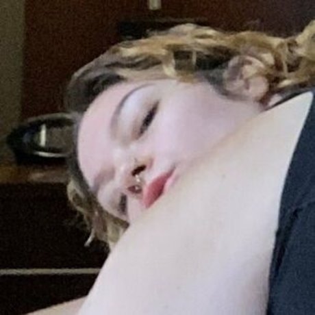 sweeet v free exclusive model pic