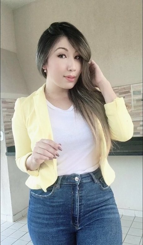 Yu Ferracini perfect model img