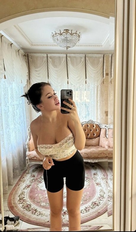 Karina Chijikova art model archive