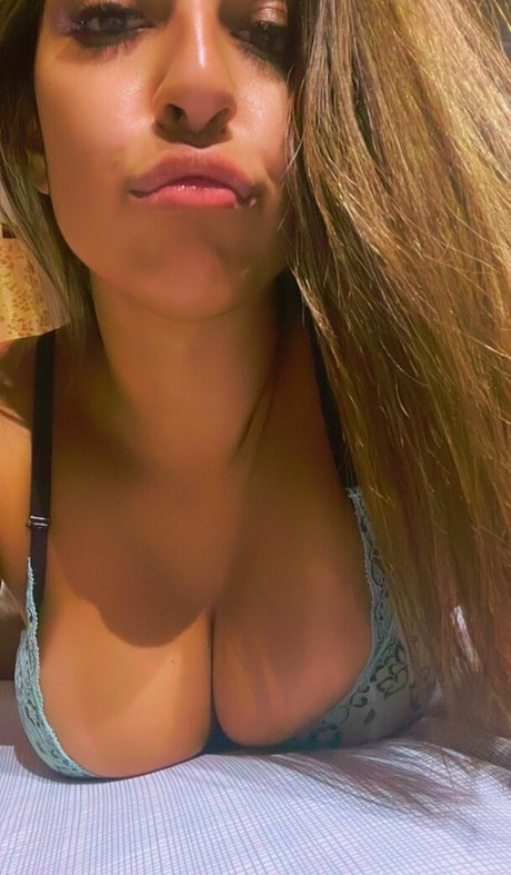 Agos Mendez pretty pornstar img