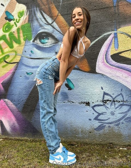 bikinibites model porn pics