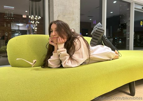 bikinibites perfect actress gallery