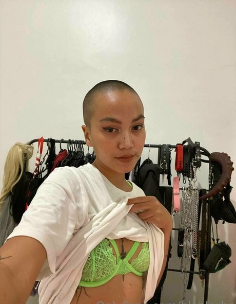 mystery666girl art model pic