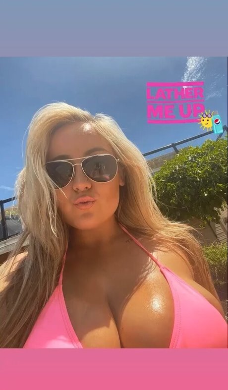 Lilly Alcorn erotic actress image