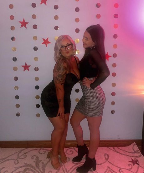 Lilly Alcorn adult model image