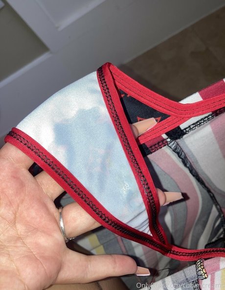 mollycreamss nude pornstar images