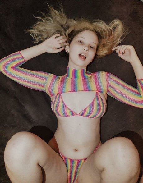 dracculala nudes model pics