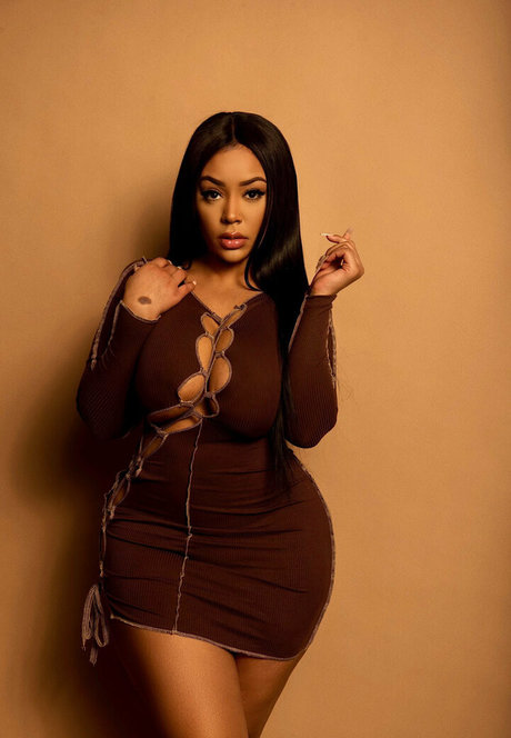 aundreanarene model free photos