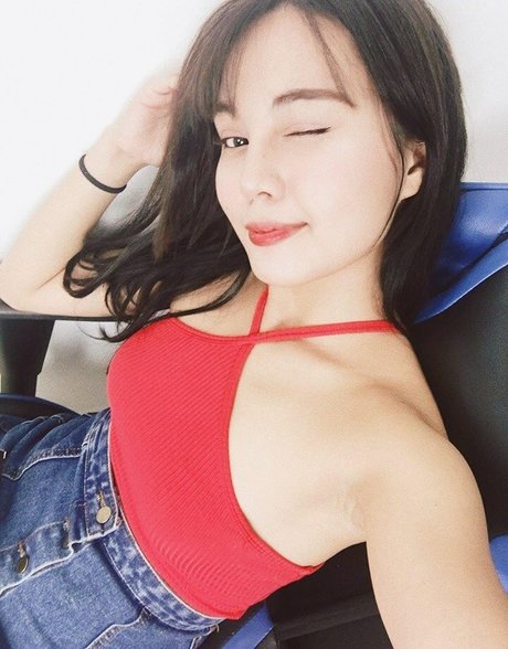 Mika Daime model high quality image