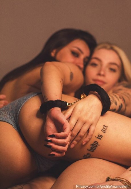 Stef Mwndstef art actress pics