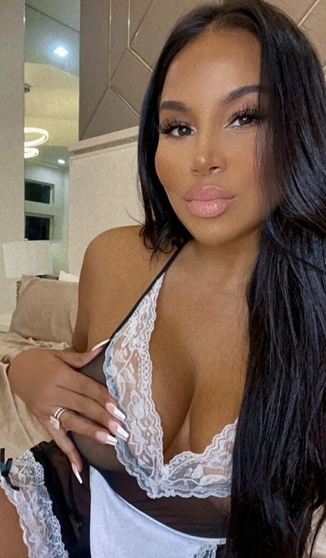 dollycastro star picture