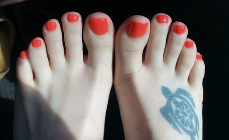 babyhellion star naked images