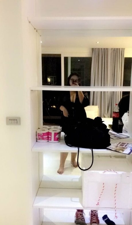 badiezbbw92 naked actress gallery