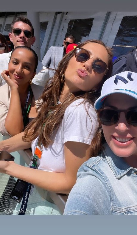 Minka Kelly model hd pic