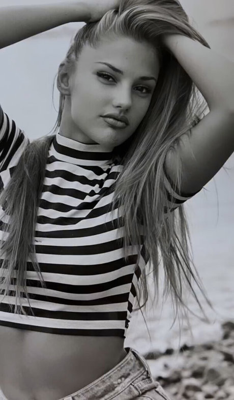 Minka Kelly art actress photos