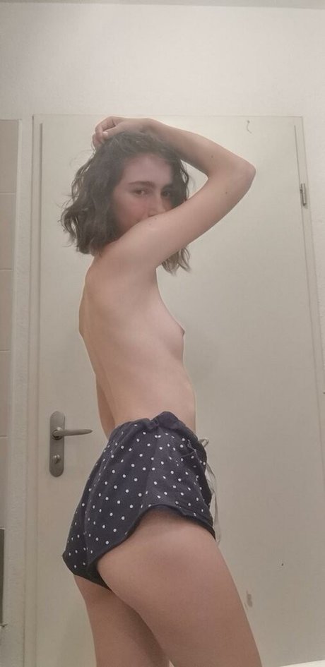 Maeva ls art actress image