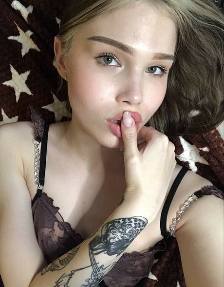 Salimur pornographic model pic