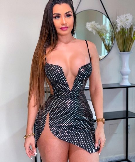 Bella Araujo model best picture