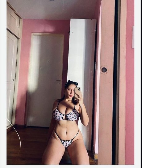 Ludmila Luquez art star pics