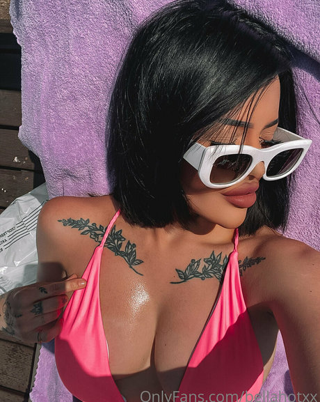 bellahotxx pornstar erotic photos