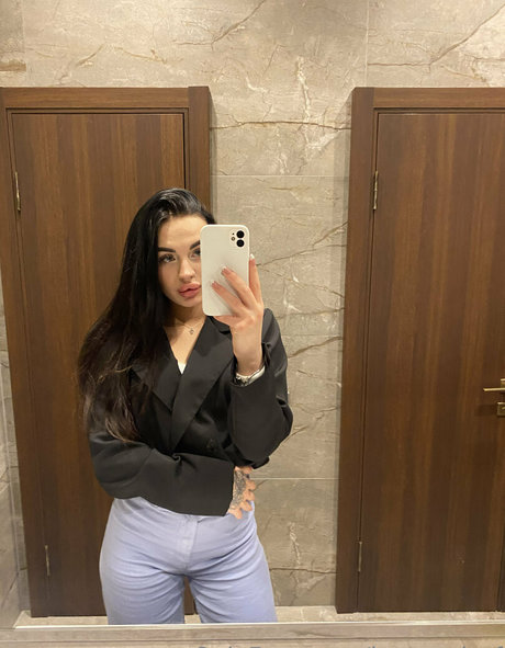 honeypie f model nudes img