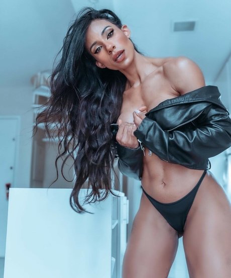 Francrispim model hot pictures