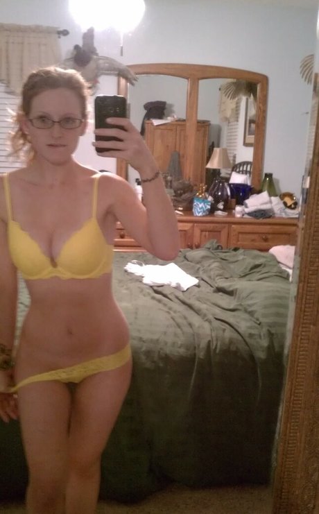 gingerthrone nude actress archive