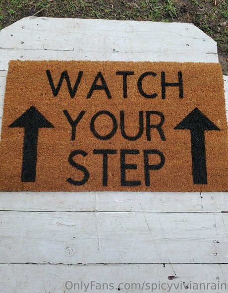 spicyvivianrain naked pornstar img