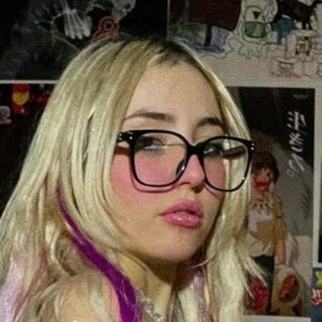 Ksukkiss model naked photos