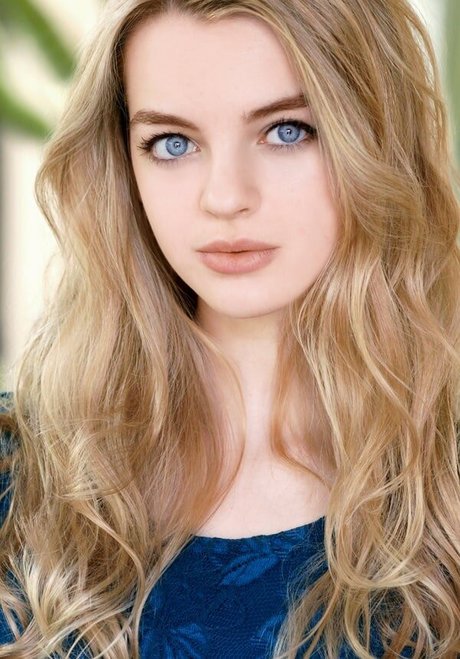 Olivia Rose Keegan pornstar xxx images