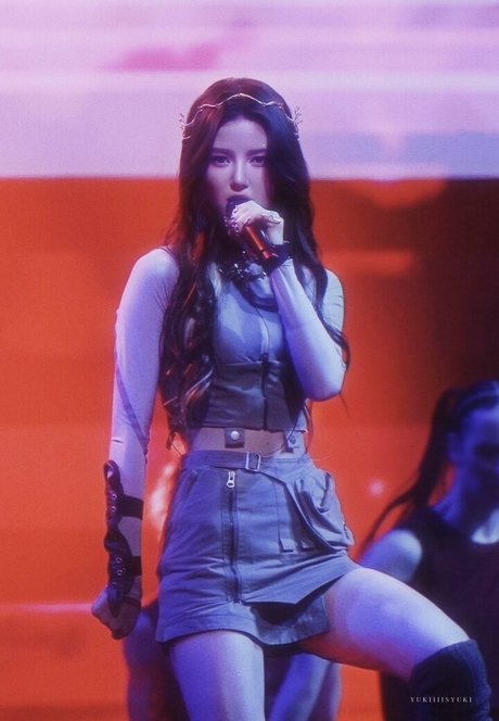 Danielle Marsh nudes model images