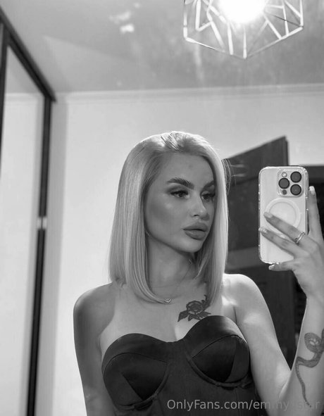 monikastray pretty pornstar pic