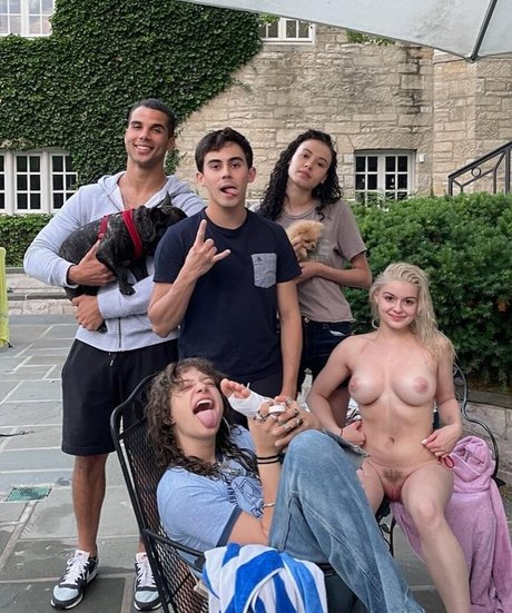 Ariel Winter Ai Porn exclusive model images