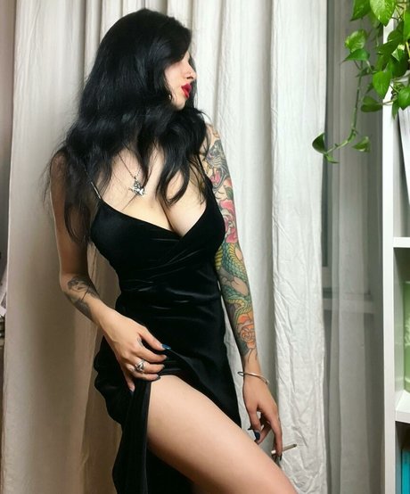 Inkedsmokinggirl star nudes pics