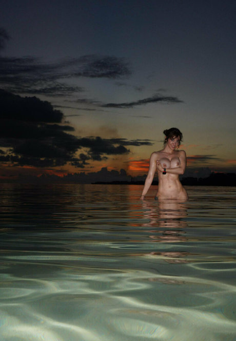 Loren War nude actress gallery