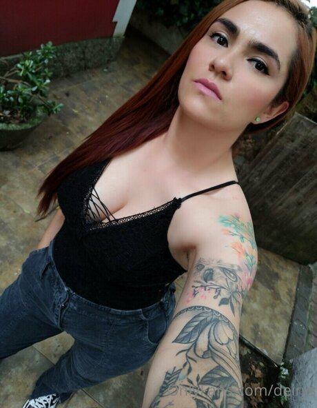 deirys star hot pictures