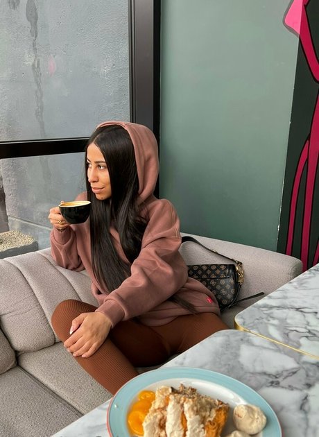 miaa sexy art pornstar img