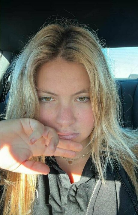 lilyhazexx pornstar erotic archive