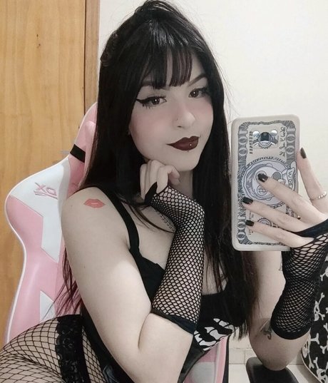 Lori Souza model sexy img